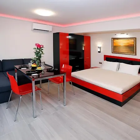 Deluxe 2 Center Burgas