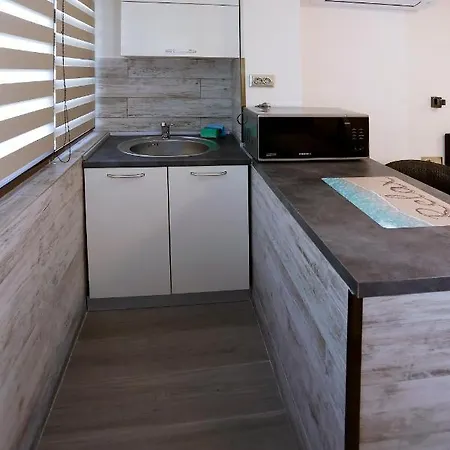 Deluxe 2 Center Burgas