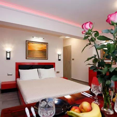 Deluxe 2 Center Apartman *