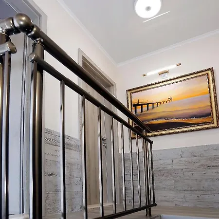 Deluxe 2 Center Burgasz